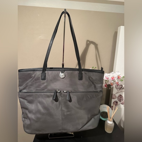 Michael Kors Handbags - Michael Kors Designer Medium Gray Nylon Shoudler Tote Handbag W/ Outer Pockets